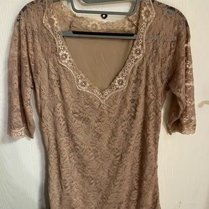 Ladies stretch lace knit top, size large.